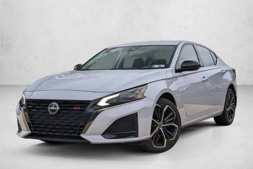 2024 Nissan Altima 2.5 SR photo 1