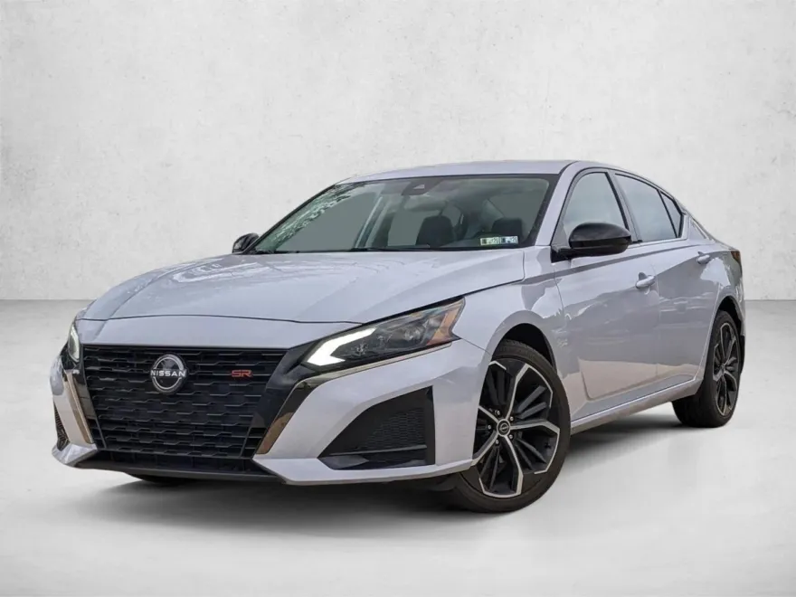 2024 Nissan Altima 2.5 SR photo 1