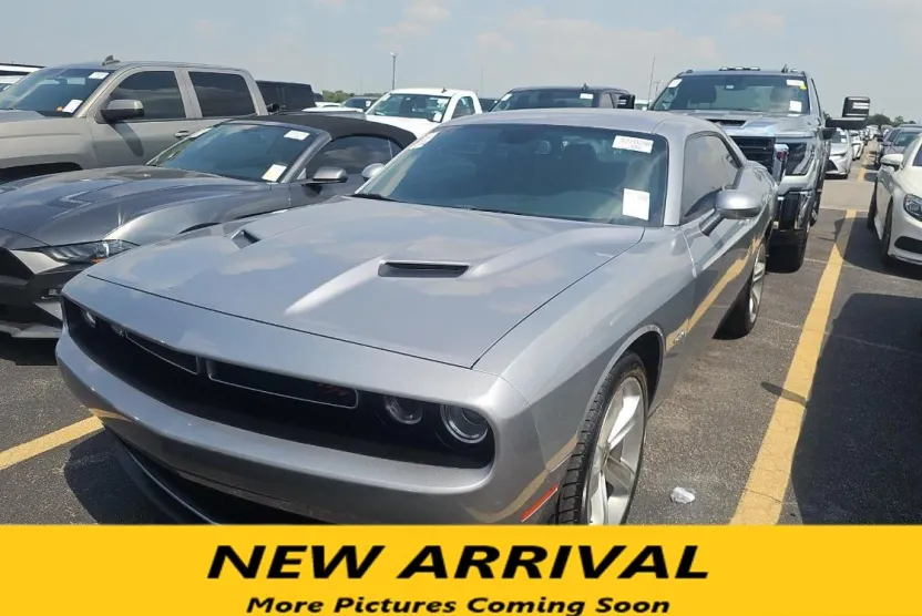 2018 Dodge Challenger R/T photo 1