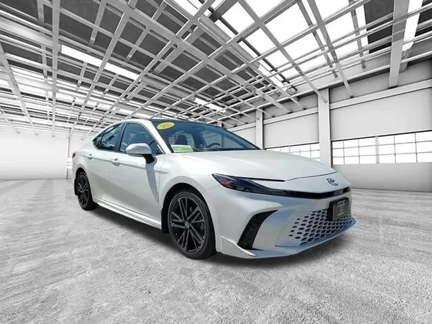 2025 Toyota Camry XSE photo 1