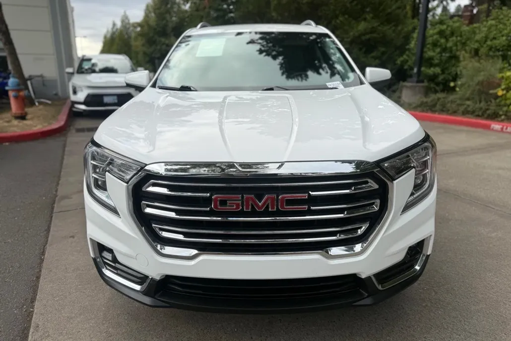 2024 Gmc Terrain SLT photo 1