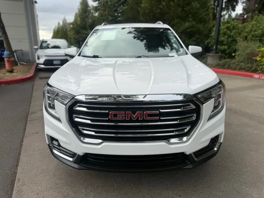 2024 Gmc Terrain SLT photo 1