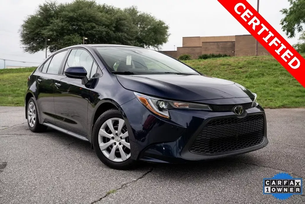 2022 Toyota Corolla LE photo 1