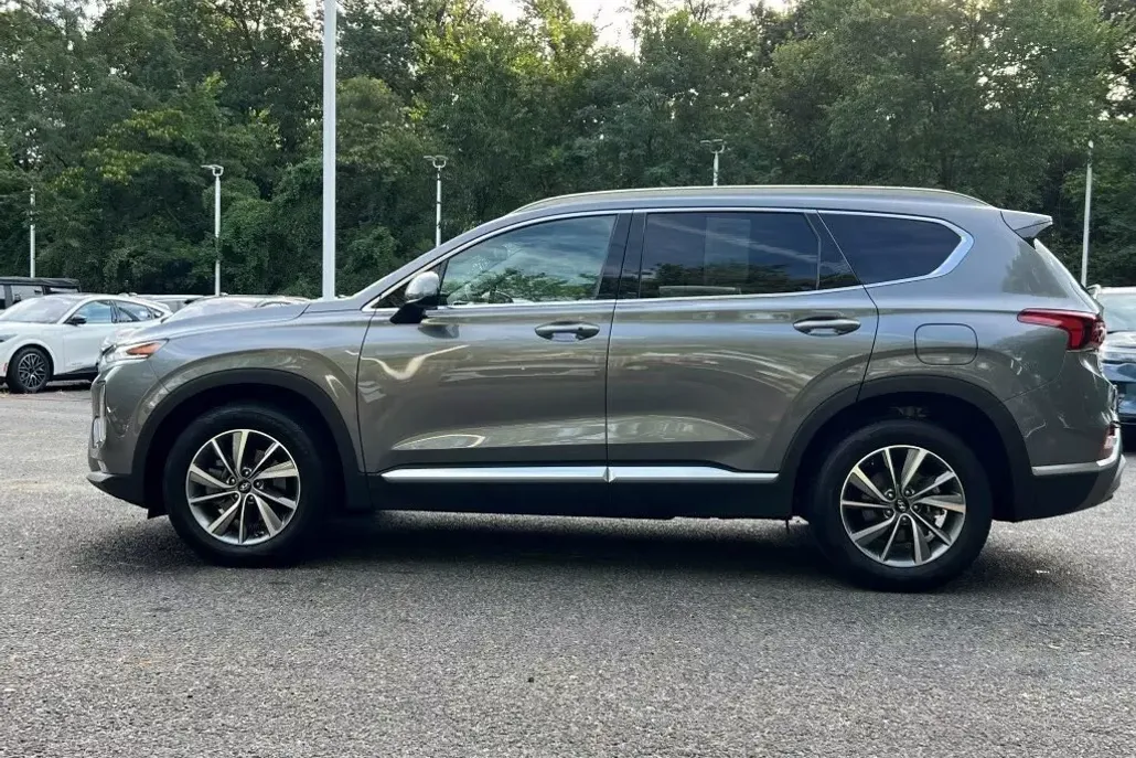 2019 Hyundai Santa Fe SEL photo 1