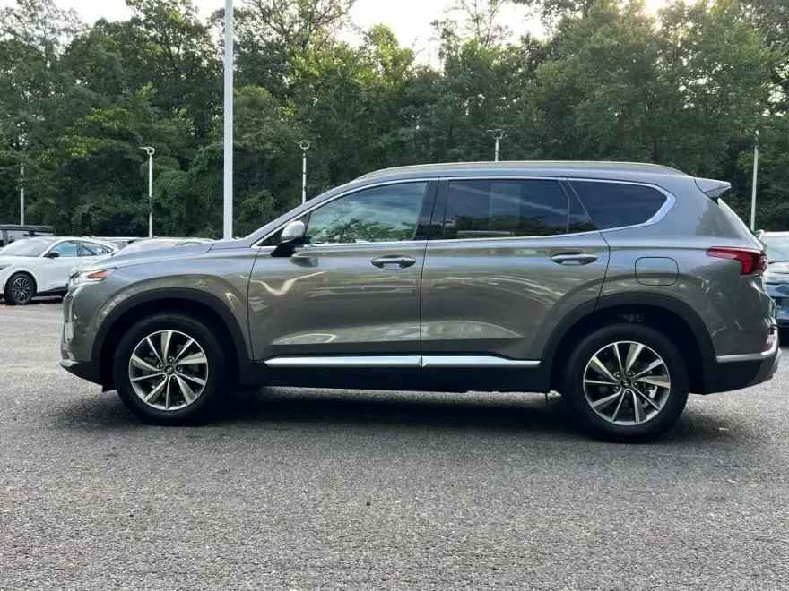 2019 Hyundai Santa Fe SEL photo 1