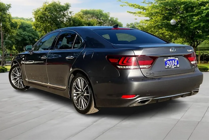 2014 Lexus LS 460 photo 1