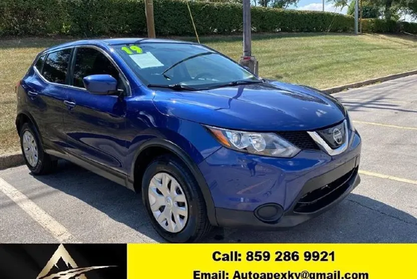 2019 Nissan Rogue Sport S photo 1