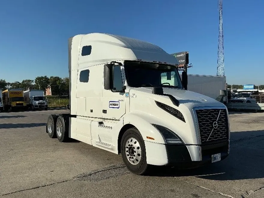 2022 Volvo Truck VNL photo 1