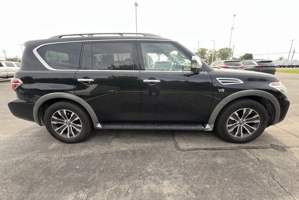 2020 Nissan Armada SL photo 1