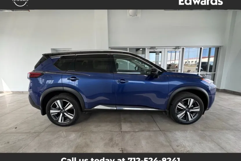 2023 Nissan Rogue SL photo 1
