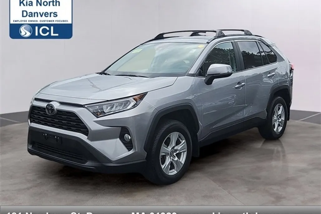 2021 Toyota RAV4 XLE photo 1
