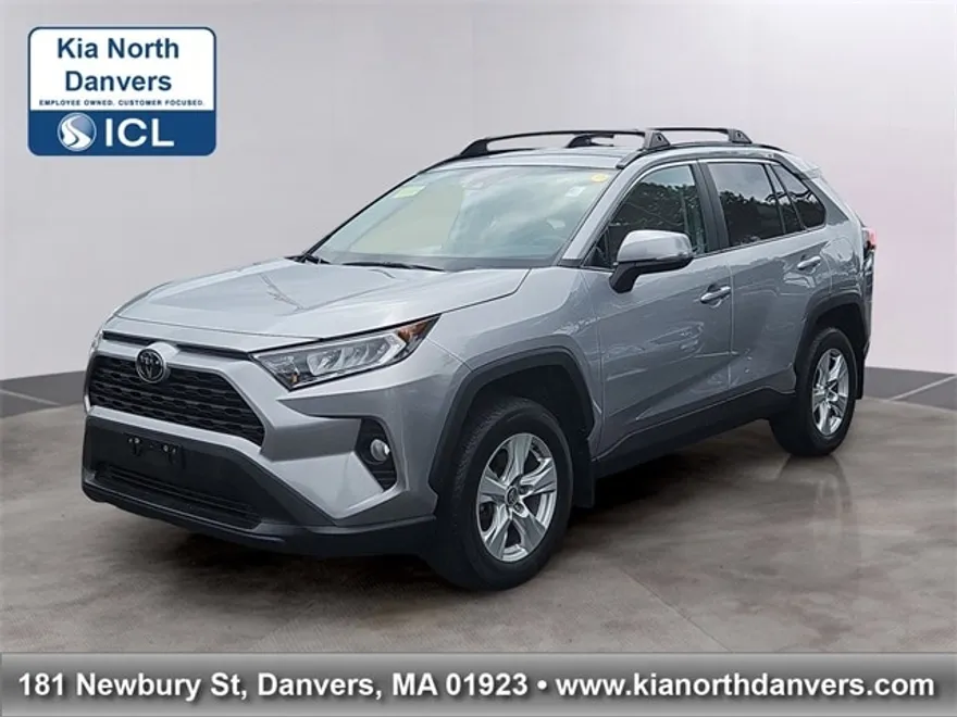 2021 Toyota RAV4 XLE photo 1