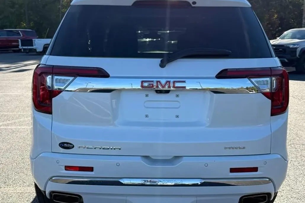 2023 Gmc Acadia Denali photo 1