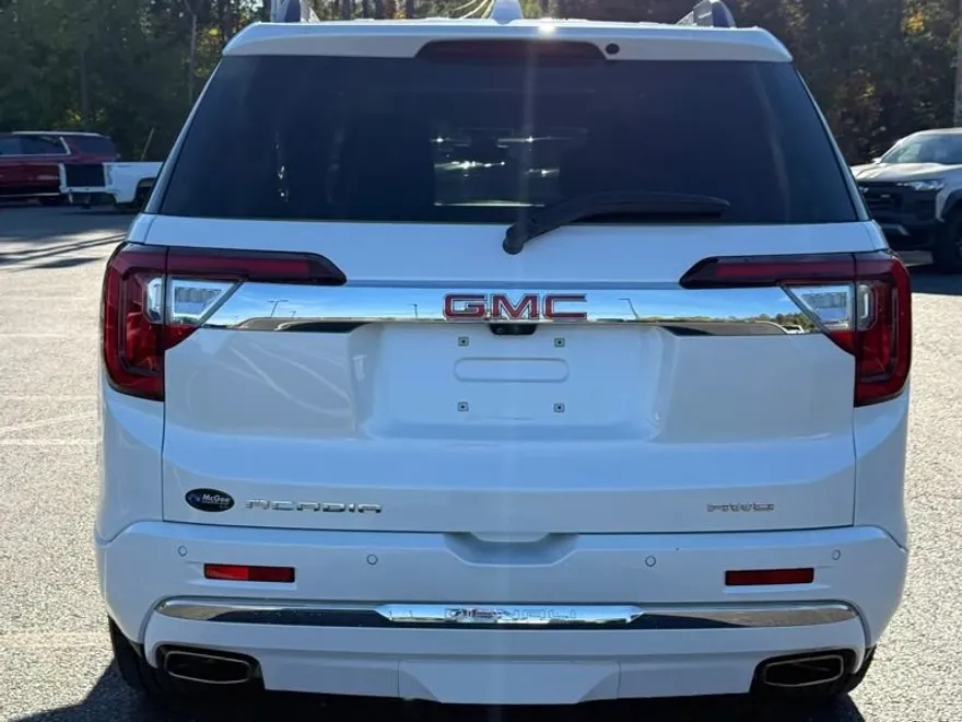 2023 Gmc Acadia Denali photo 1