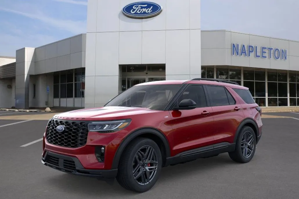 2025 Ford Explorer ST-Line photo 1