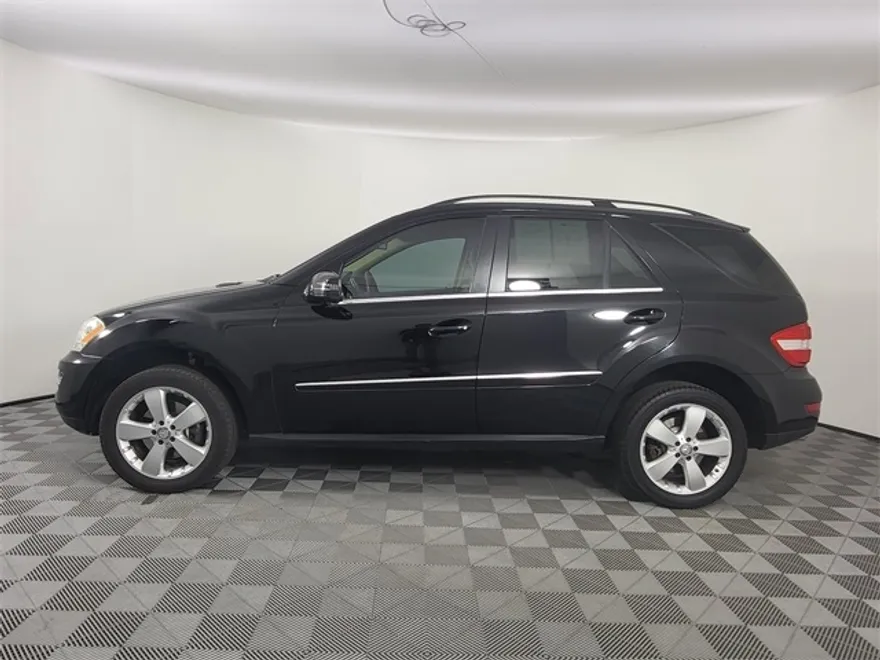 2011 Mercedes Benz ML 350 4MATIC photo 1