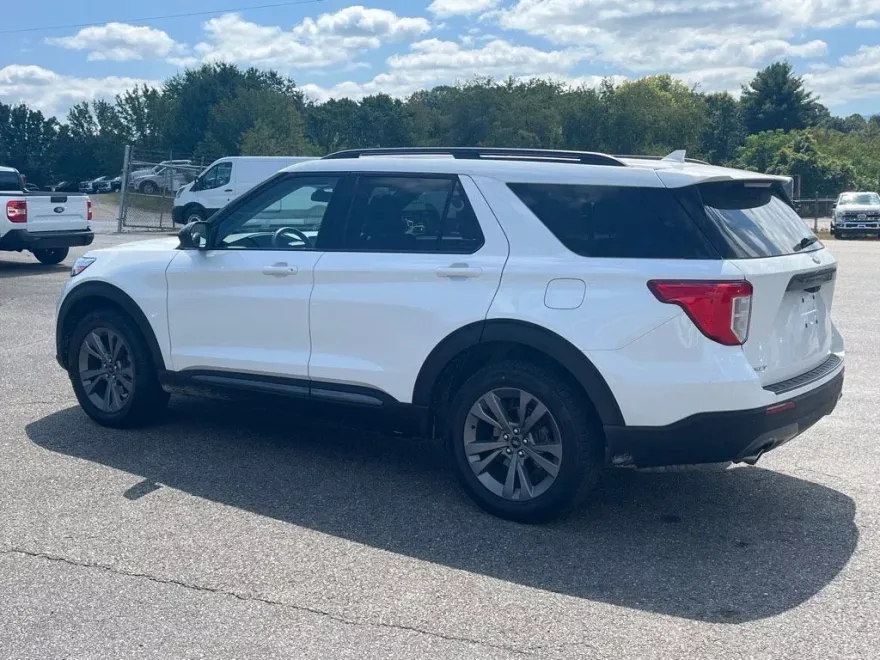 2022 Ford Explorer XLT photo 1