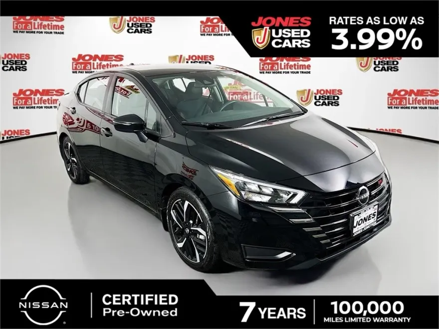 2023 Nissan Versa SR photo 1