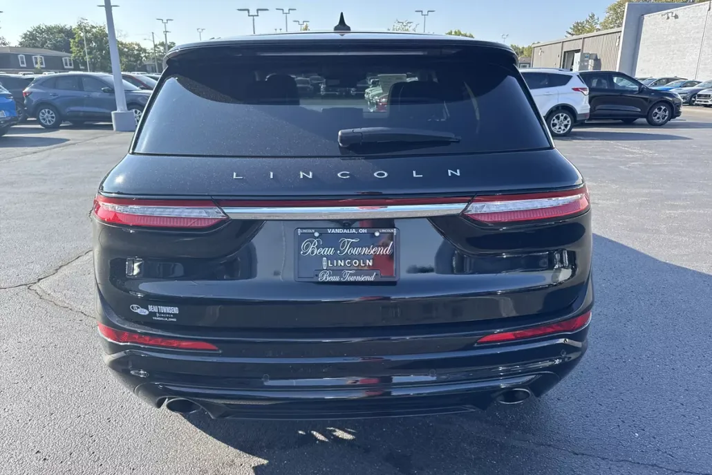 2023 Lincoln Corsair Standard photo 1