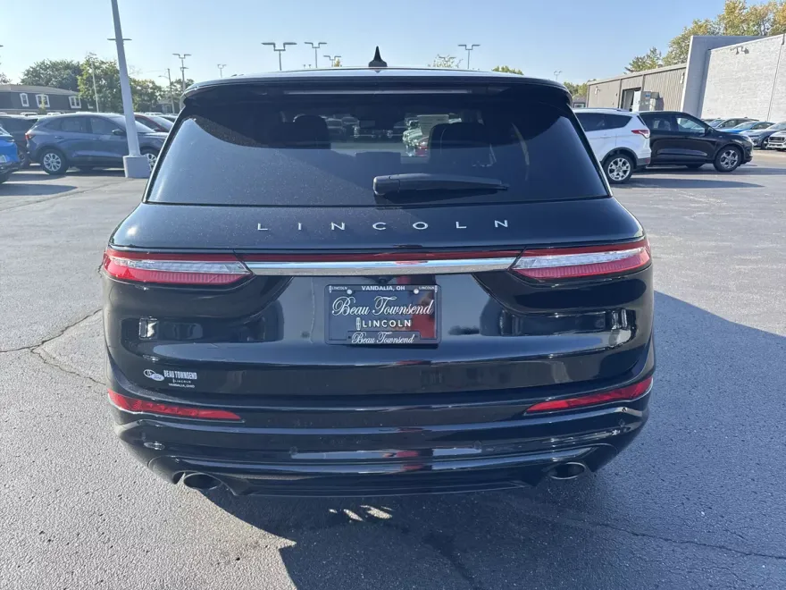 2023 Lincoln Corsair Standard photo 1