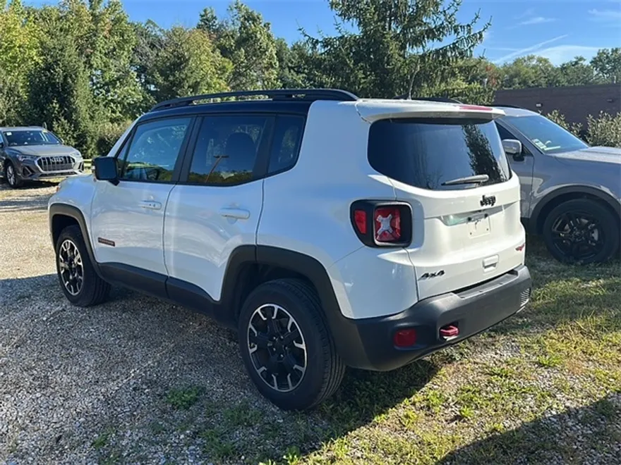 2023 Jeep Renegade Trailhawk photo 1