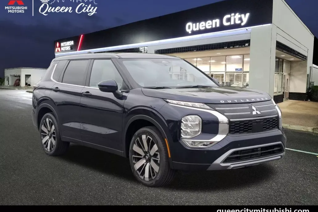 2025 Mitsubishi Outlander SE photo 1