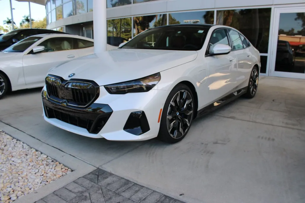 2026 Bmw 550e xDrive photo 1