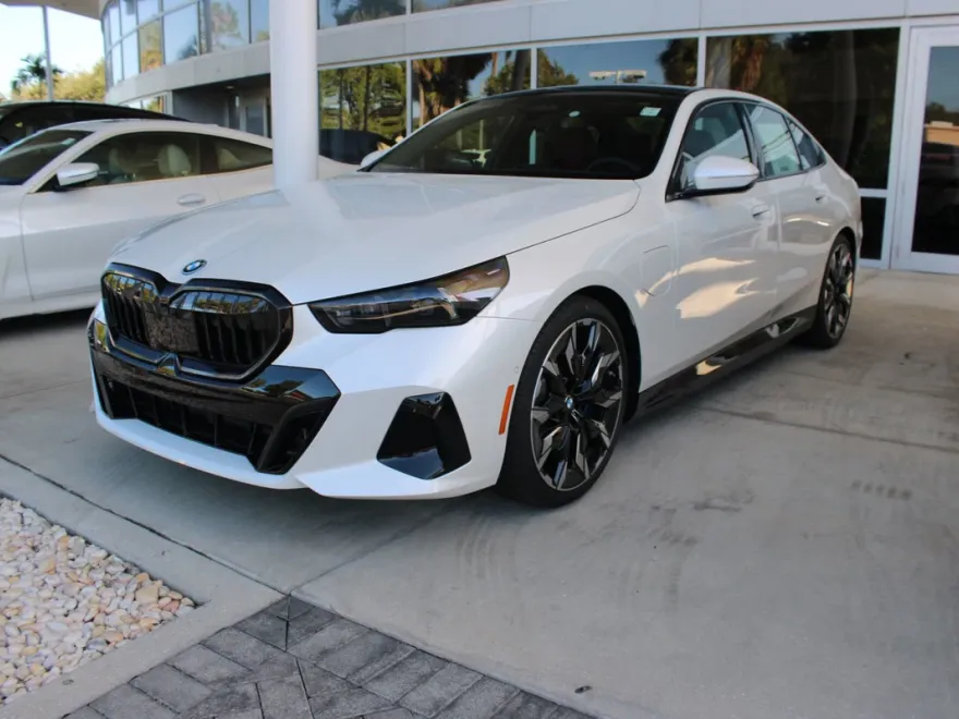 2026 Bmw 550e xDrive photo 1