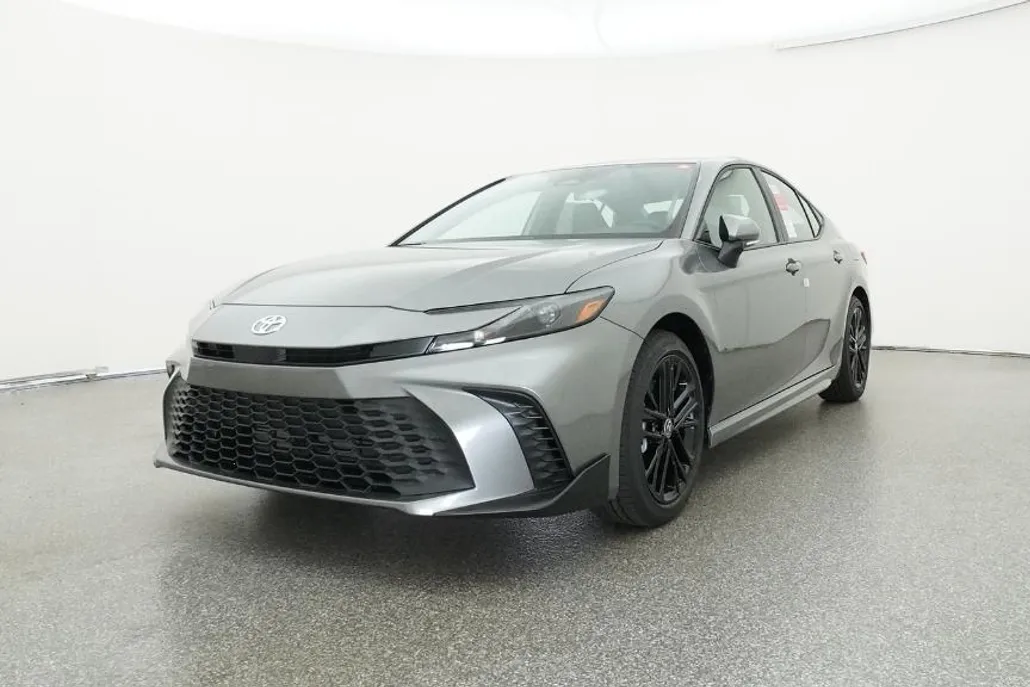 2026 Toyota Camry SE photo 1