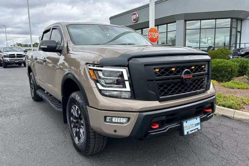2021 Nissan Titan PRO-4X photo 1