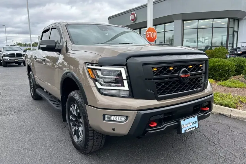 2021 Nissan Titan PRO-4X photo 1