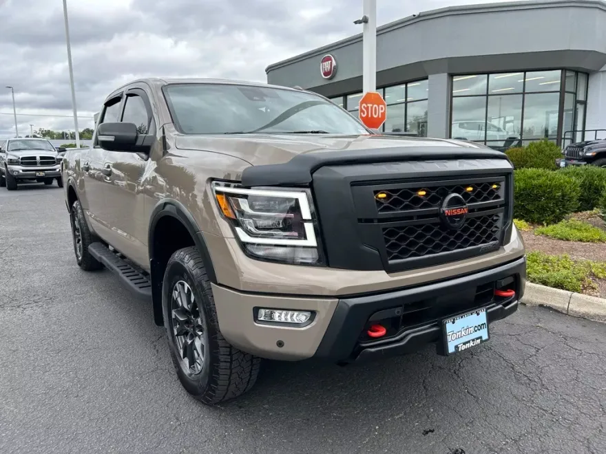 2021 Nissan Titan PRO-4X photo 1
