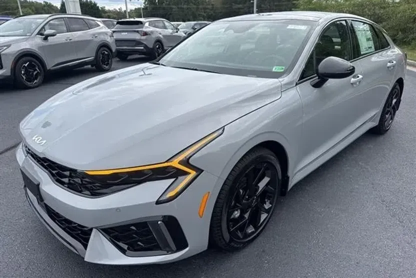 2026 Kia K5 GT-Line photo 1