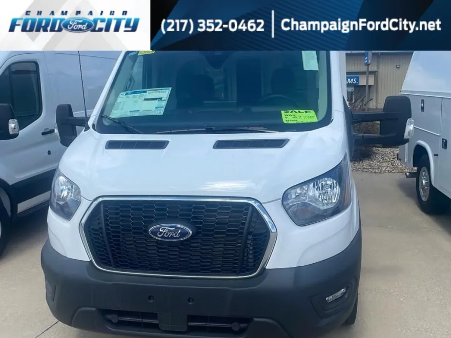 2024 Ford Transit Cutaway photo 1