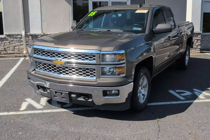 2015 Chevrolet Silverado 1500 LT photo 1
