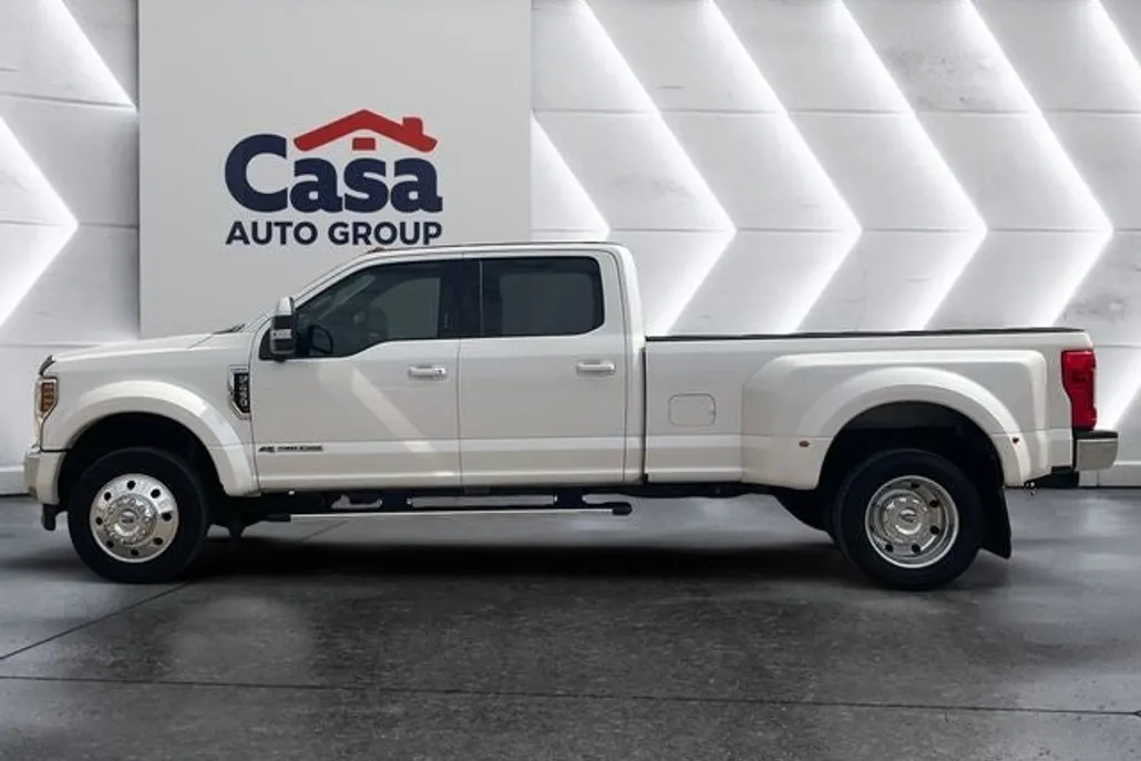 2019 Ford F-450 Lariat photo 1