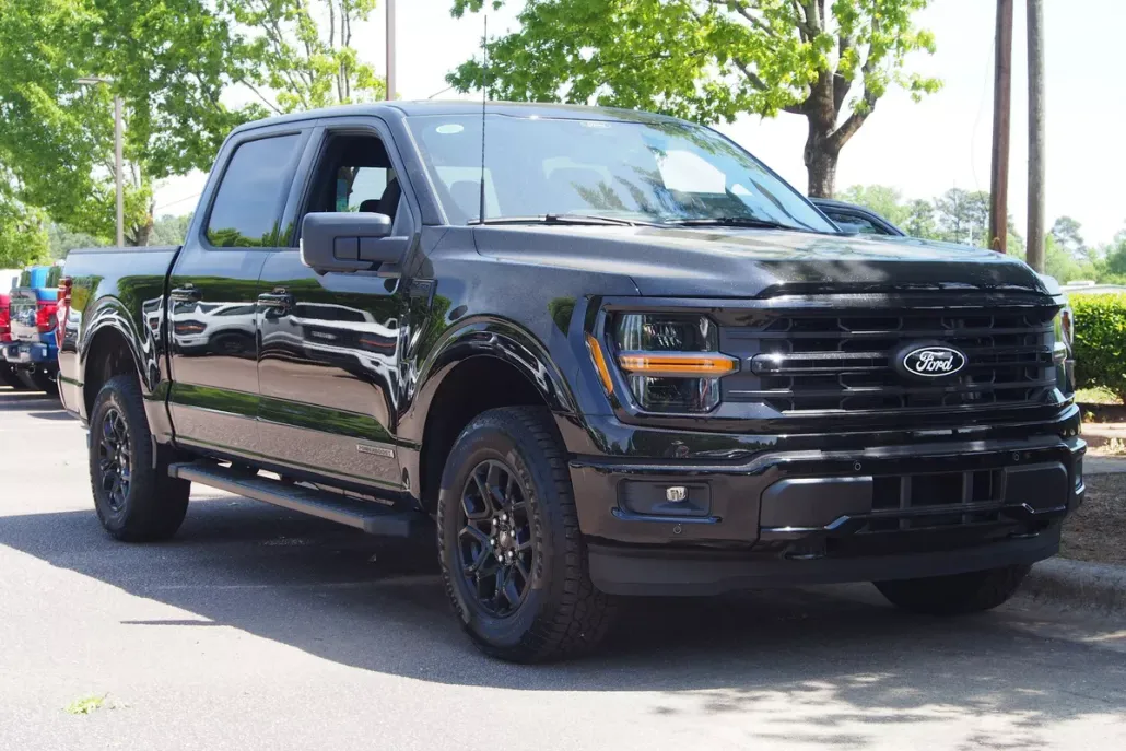 2025 Ford F-150 XLT photo 1