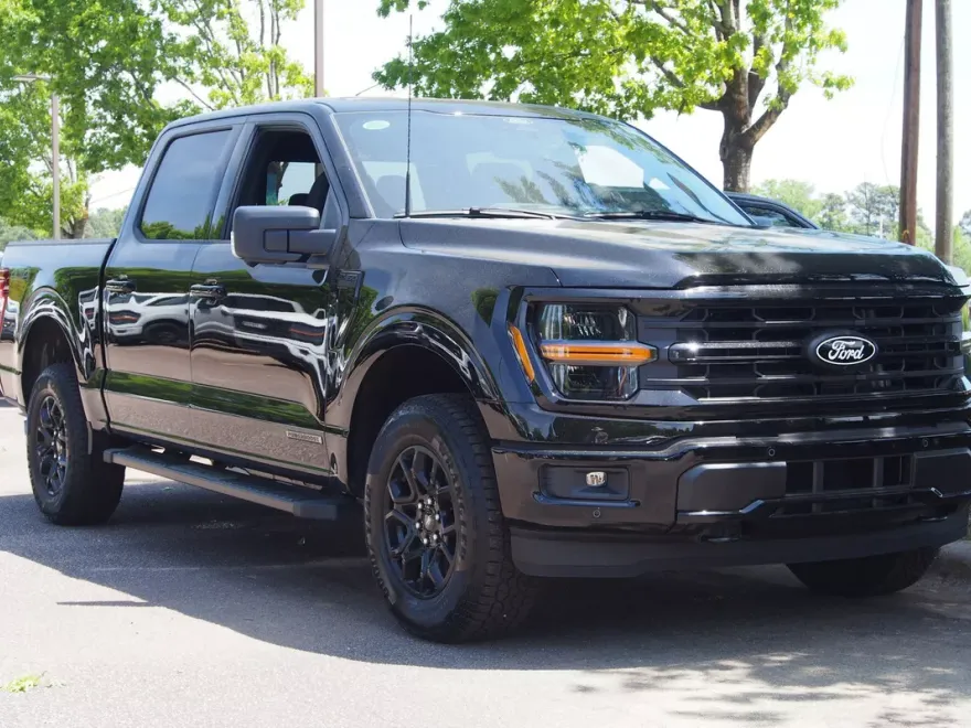 2025 Ford F-150 XLT photo 1
