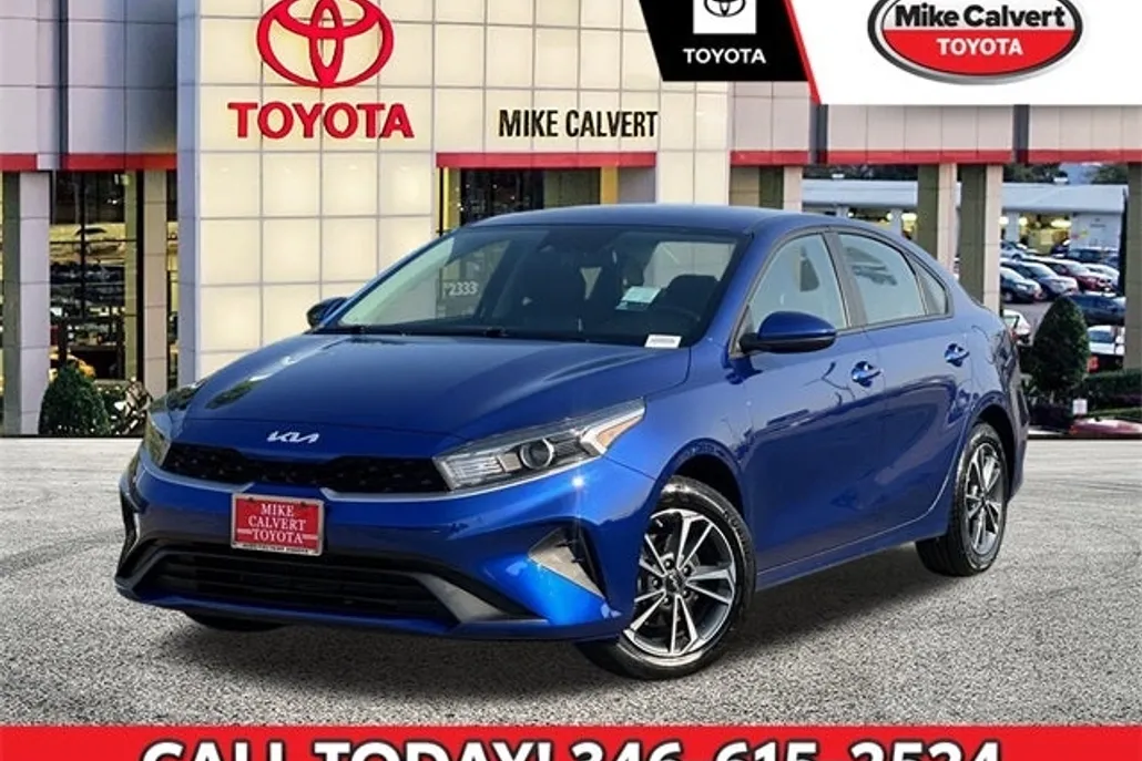 2024 Kia Forte LXS photo 1