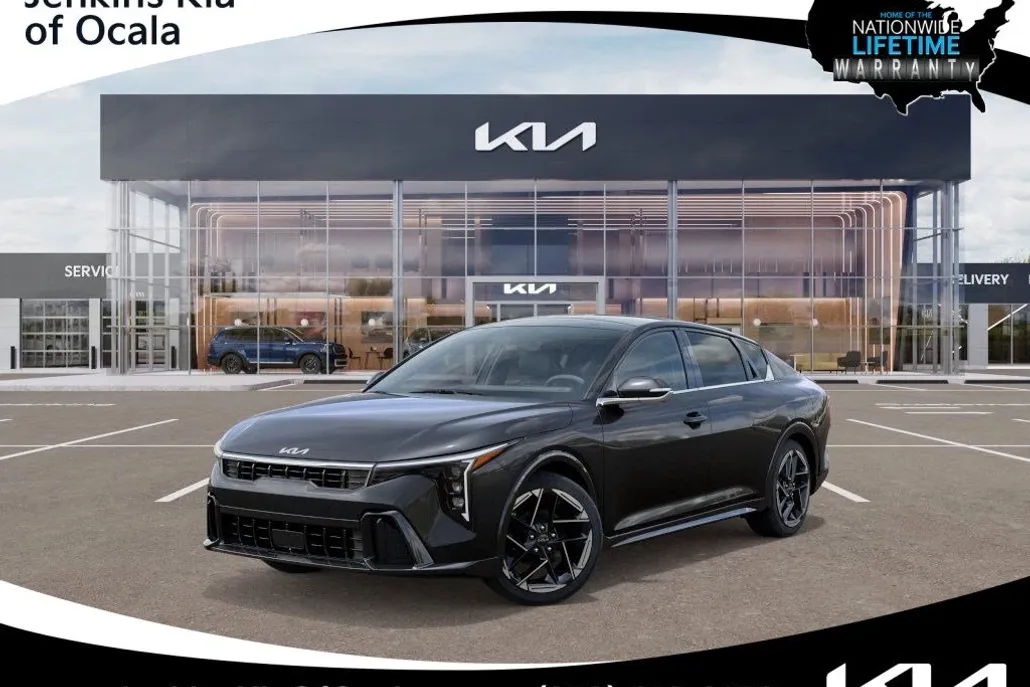 2025 Kia K4 GT-Line photo 1