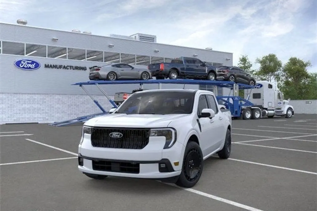 2025 Ford Maverick photo 1