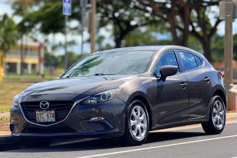 2015 Mazda Mazda3 i Sport photo 1