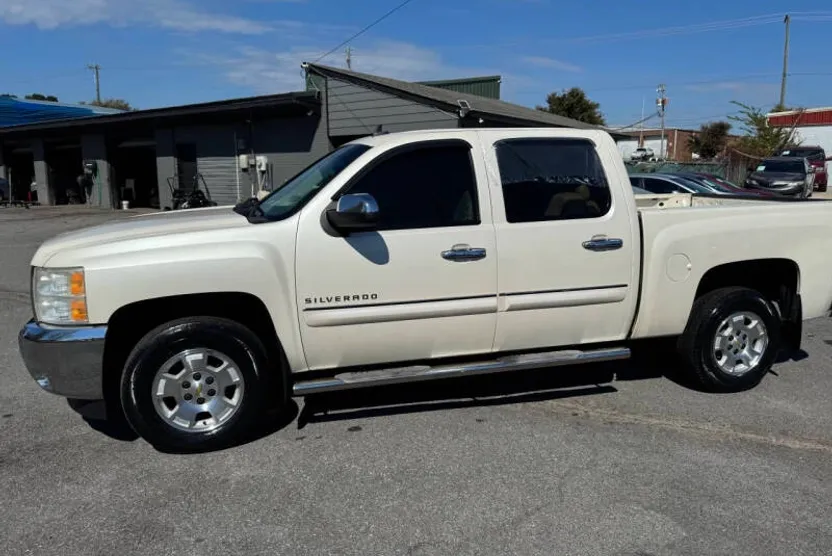 2013 Chevrolet Silverado 1500 LT photo 1
