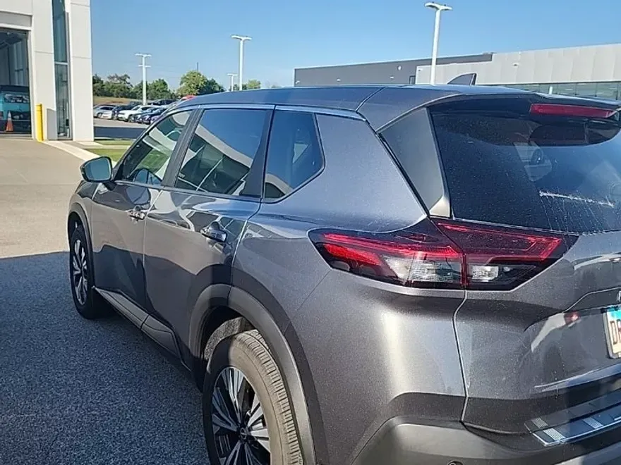 2023 Nissan Rogue SV photo 1
