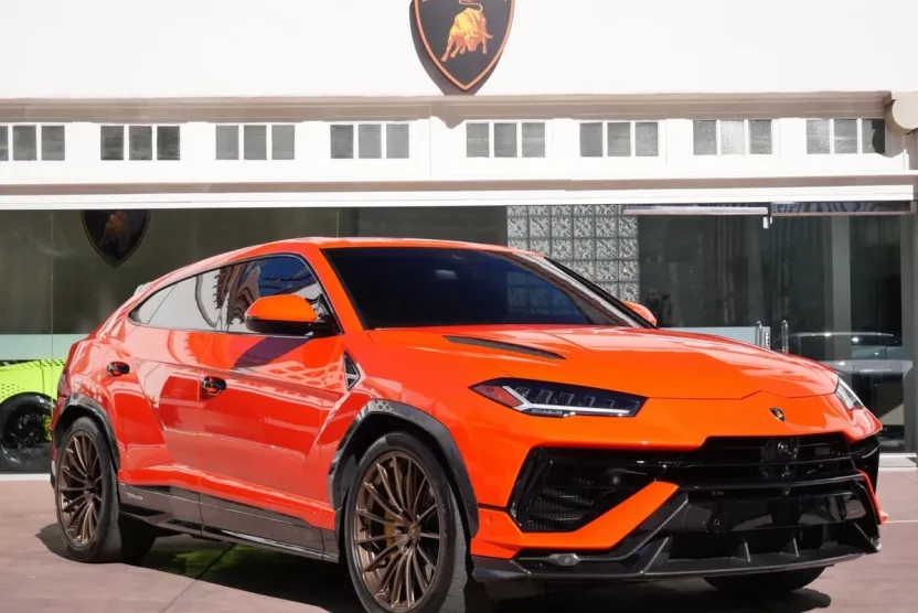 2023 Lamborghini Urus Performante photo 1