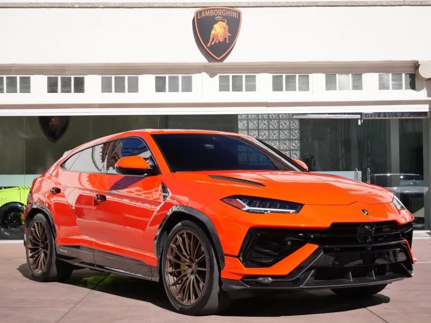 2023 Lamborghini Urus Performante photo 1