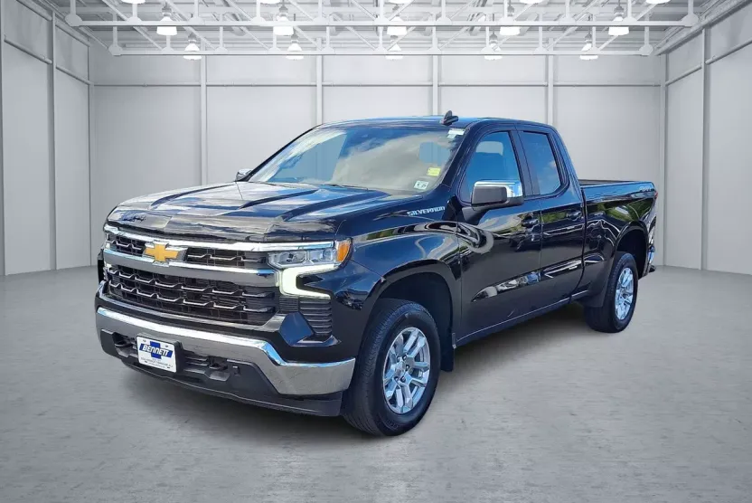 2023 Chevrolet Silverado 1500 LT photo 1