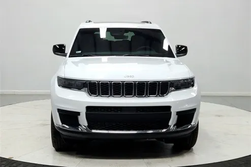 2025 Jeep Grand Cherokee Laredo X photo 2