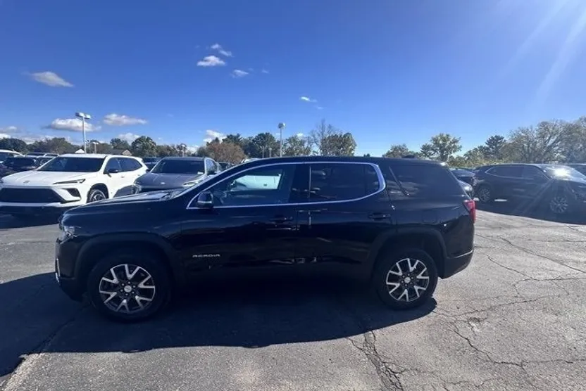 2023 Gmc Acadia SLE photo 1