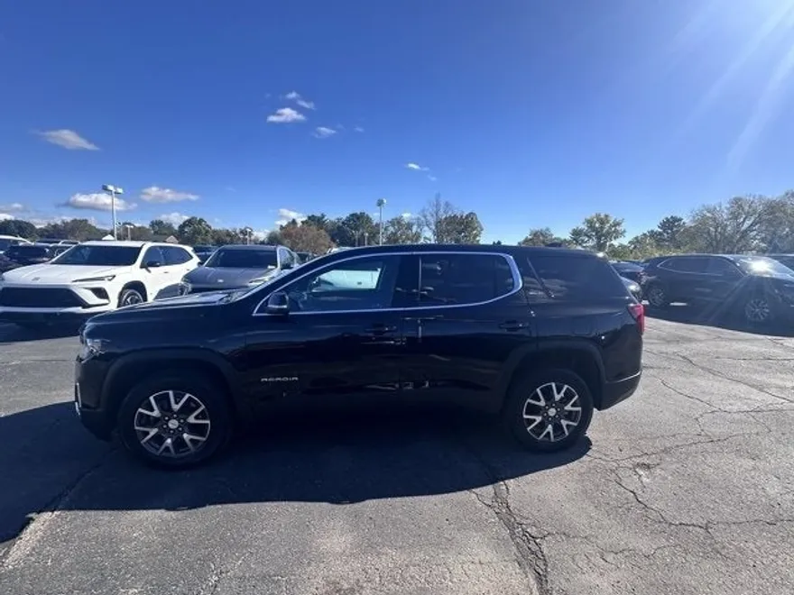2023 Gmc Acadia SLE photo 1